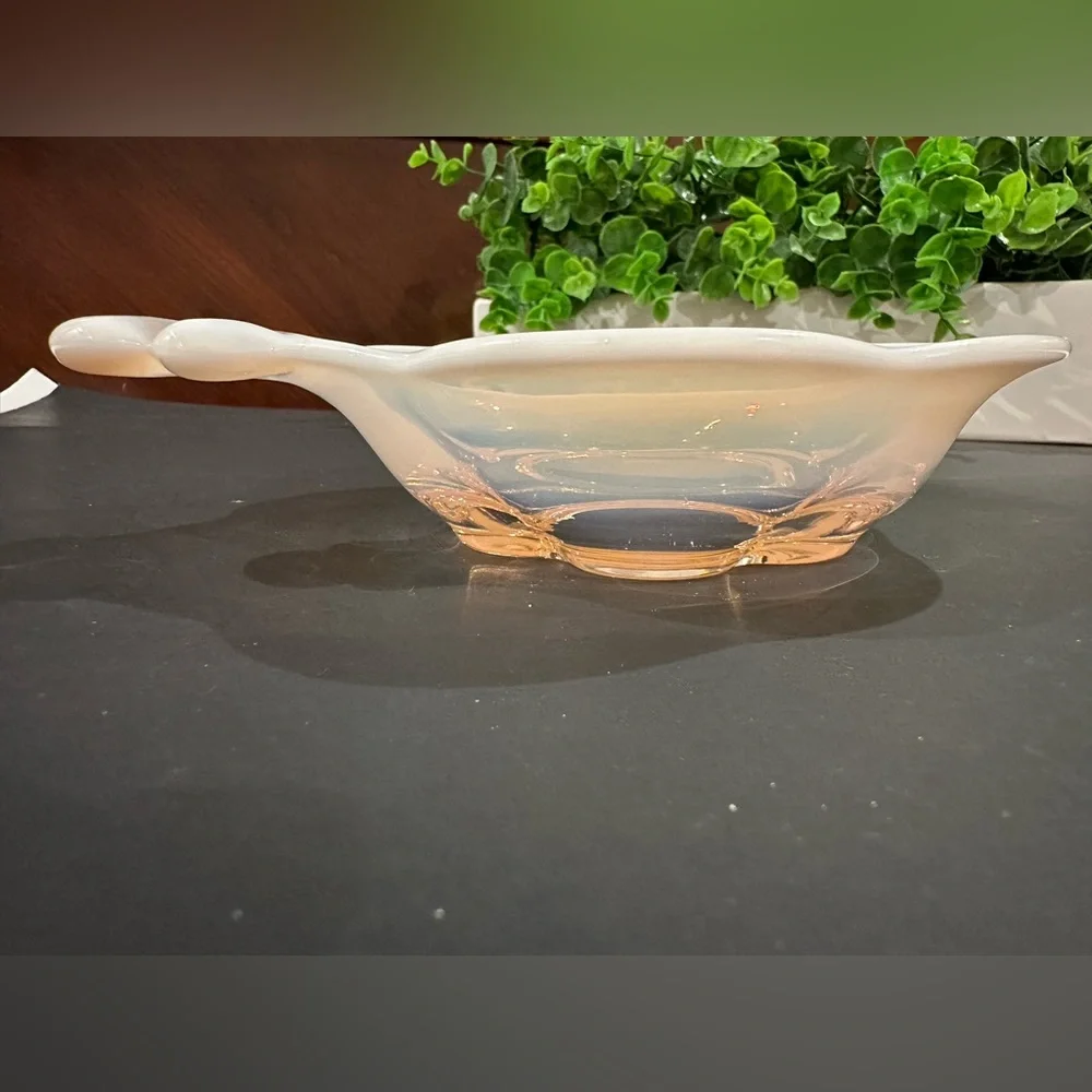 COPY - Vintage Duncan and Miller Pink Opalescent Trinket - Picture 7 of 10